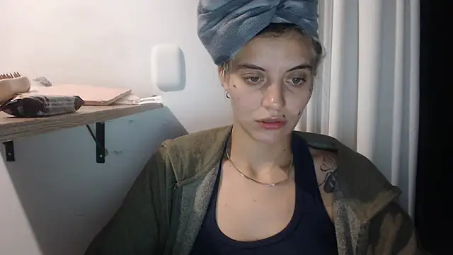 Snapshot of mariecam420 chatting on January 23, 12:04 am mariecam420 online show from January 23, 12:04 am