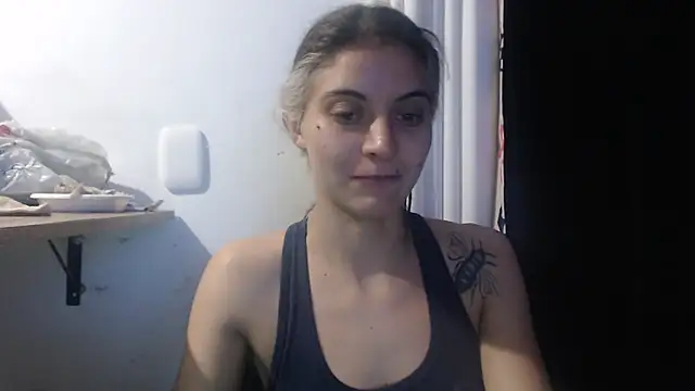 Snapshot of mariecam420 chatting on January 25, 1:43 am mariecam420 online show from January 25, 1:43 am