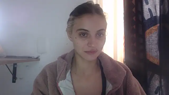 Snapshot of mariecam420 chatting on January 25, 4:35 pm mariecam420 online show from January 25, 4:35 pm