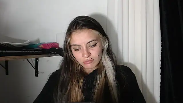 Snapshot of mariecam420 chatting on February 12, 10:59 pm mariecam420 online show from February 12, 10:59 pm