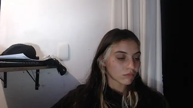 Snapshot of mariecam420 chatting on February 14, 5:41 am mariecam420 online show from February 14, 5:41 am