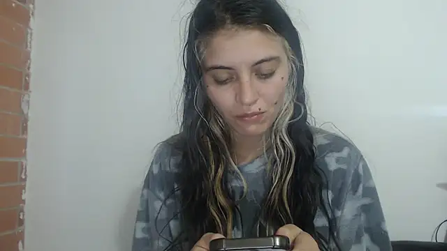 Snapshot of mariecam420 chatting on February 19, 11:04 pm mariecam420 online show from February 19, 11:04 pm