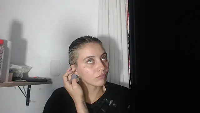 Snapshot of mariecam420 chatting on February 24, 12:41 am mariecam420 online show from February 24, 12:41 am