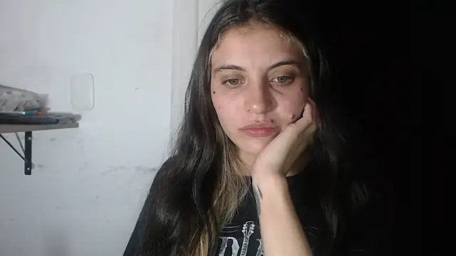 Snapshot of mariecam420 chatting on February 25, 3:42 am mariecam420 online show from February 25, 3:42 am