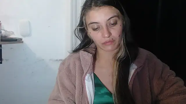 Snapshot of mariecam420 chatting on February 27, 12:43 am mariecam420 online show from February 27, 12:43 am