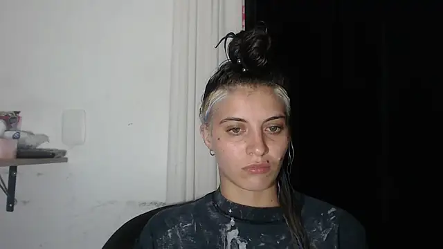 Snapshot of mariecam420 chatting on February 28, 4:43 am mariecam420 online show from February 28, 4:43 am