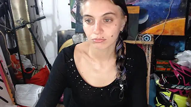 Snapshot of mariecam420 chatting on March 8, 1:06 am mariecam420 online show from March 8, 1:06 am