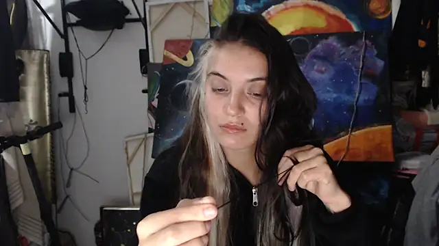 Snapshot of mariecam420 chatting on March 20, 12:19 am mariecam420 online show from March 20, 12:19 am
