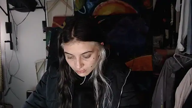 Snapshot of mariecam420 chatting on March 20, 6:53 pm mariecam420 online show from March 20, 6:53 pm