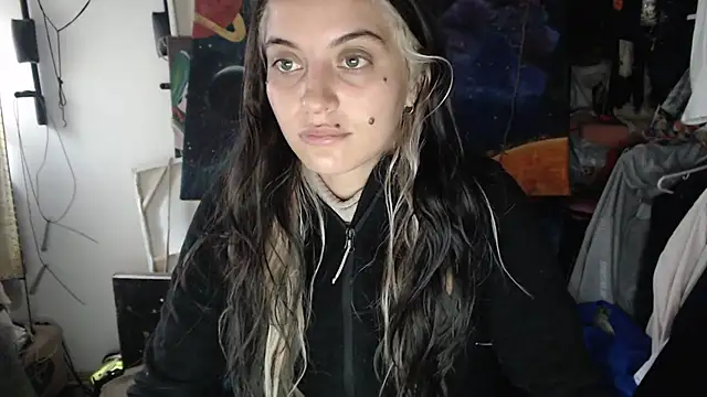 Snapshot of mariecam420 chatting on March 21, 4:29 pm mariecam420 online show from March 21, 4:29 pm