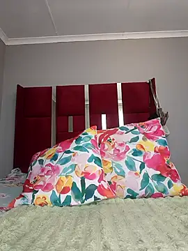 HoneyDropsX online show from October 10, 8:35 am