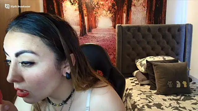 Snapshot of sofia23dirty chatting on October 7, 9:23 pm sofia23dirty online show from October 7, 9:23 pm