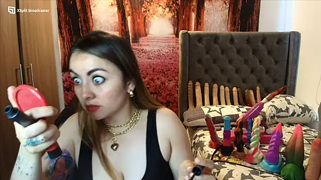 Snapshot of sofia23dirty chatting on October 8, 6:38 pm sofia23dirty online show from October 8, 6:38 pm