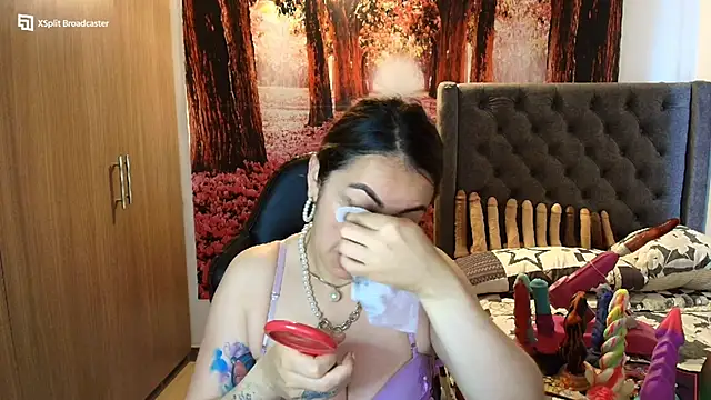 Snapshot of sofia23dirty chatting on October 11, 1:53 pm sofia23dirty online show from October 11, 1:53 pm