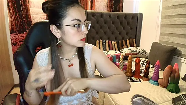 sofia23dirty online show from May 15, 5:09 pm