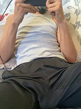 Snapshot of Kize69 chatting on February 14, 2:33 pm Kize69 online show from February 14, 2:33 pm