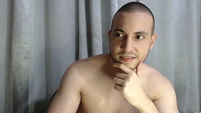 Snapshot of Armando_2002 chatting on October 11, 2:22 am Armando 2002 online show from October 11, 2:22 am