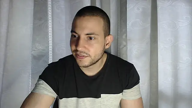 Snapshot of Armando_2002 chatting on October 15, 5:02 pm Armando 2002 online show from October 15, 5:02 pm