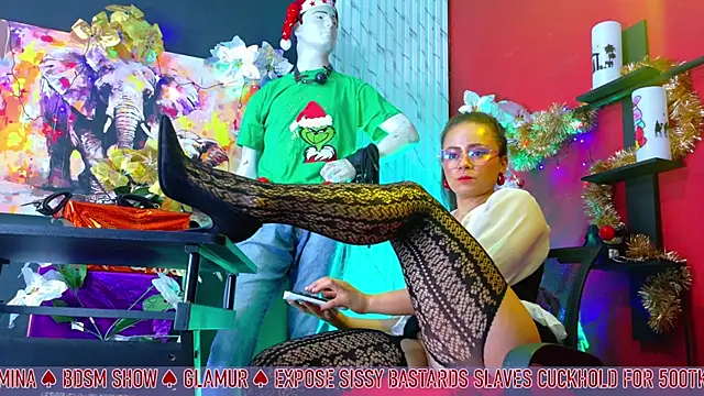 Snapshot of MistressSlut1 chatting on December 2, 2:19 pm MistressSlut1 online show from December 2, 2:19 pm