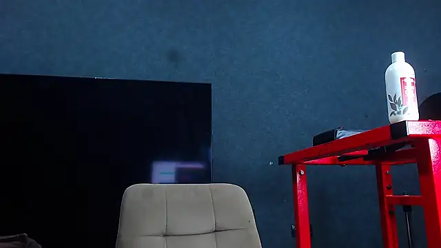 muscularjohnforuX online show from May 10, 7:46 am