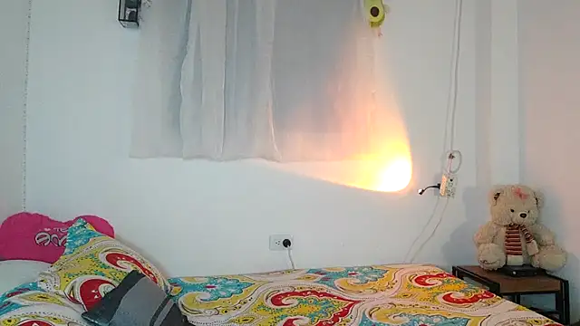 MollyG18 online show from February 14, 12:29 am