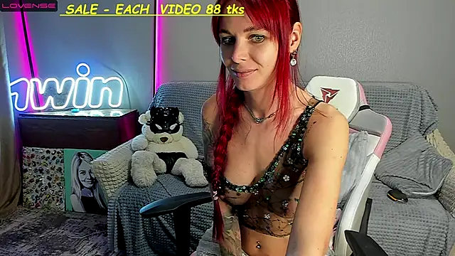 SandyChris online show from December 2, 10:28 am