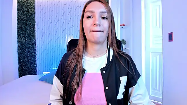 Snapshot of miataylorr1 chatting on March 10, 12:32 pm miataylorr1 online show from March 10, 12:32 pm