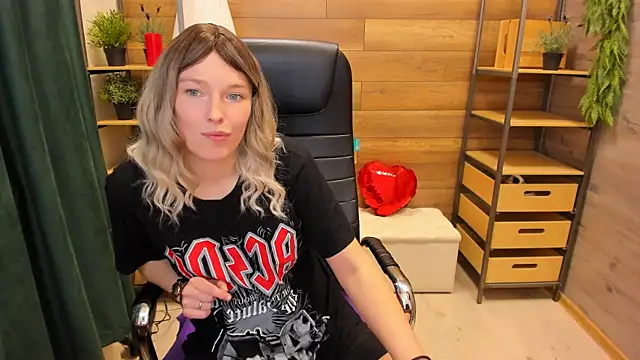 Snapshot of _fiona_Love chatting on February 10, 9:25 pm fiona Love online show from February 10, 9:25 pm