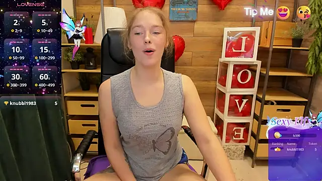 Snapshot of _fiona_Love chatting on March 5, 9:04 pm fiona Love online show from March 5, 9:04 pm