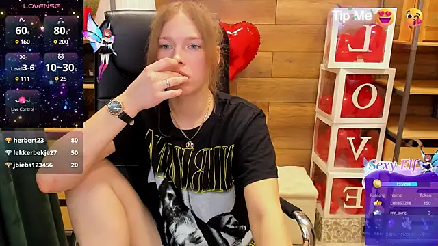 Snapshot of _fiona_Love chatting on March 10, 9:18 pm fiona Love online show from March 10, 9:18 pm