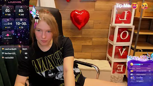 Snapshot of _fiona_Love chatting on March 11, 4:21 am fiona Love online show from March 11, 4:21 am