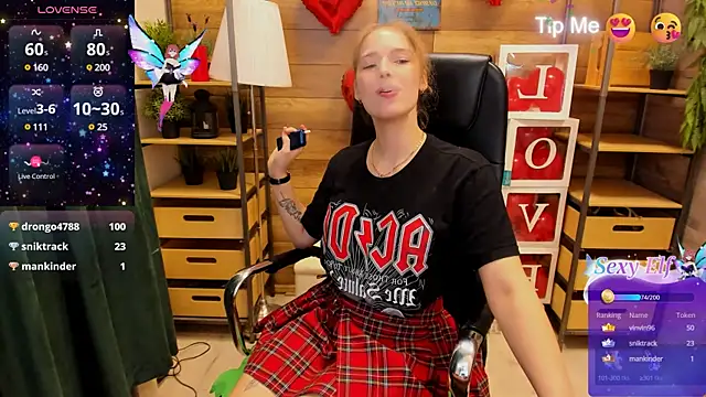 Snapshot of _fiona_Love chatting on March 15, 1:41 am fiona Love online show from March 15, 1:41 am