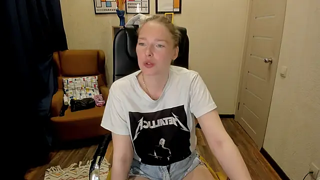  fiona Love online show from May 13, 8:06 pm