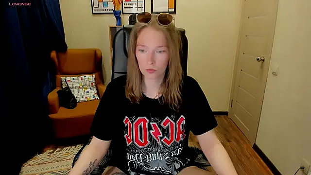  fiona Love online show from May 14, 8:04 pm