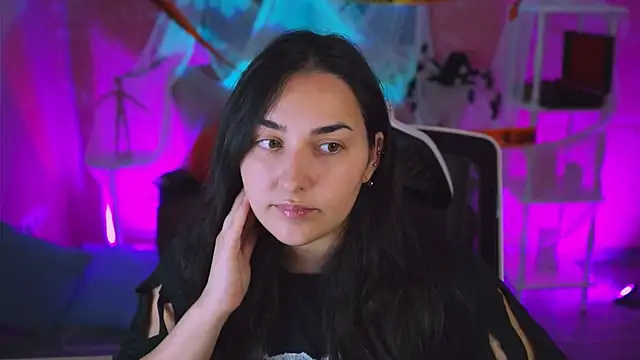 CeceliaJohnson online show from November 4, 8:13 am