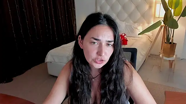 Snapshot of CeceliaJohnson chatting on July 7, 7:23 am CeceliaJohnson online show from July 7, 7:23 am
