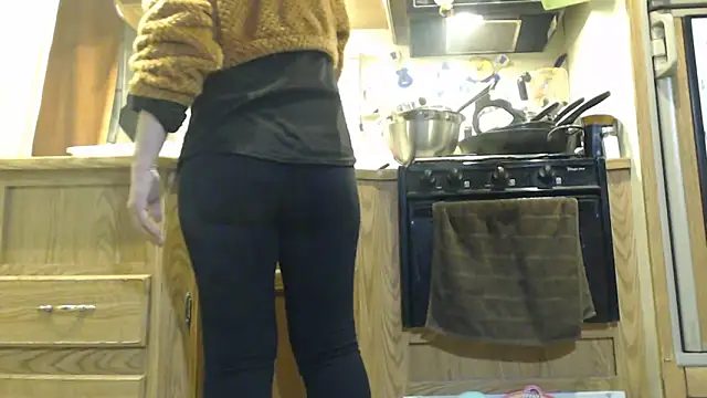 Snapshot of sexyinpantyhose chatting on February 8, 5:40 am sexyinpantyhose online show from February 8, 5:40 am