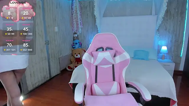 floryn susana online show from May 20, 9:43 pm