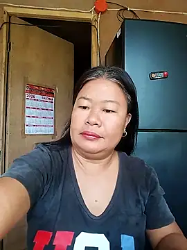 Snapshot of lickmepussy21 chatting on April 5, 11:24 pm lickmepussy21 online show from April 5, 11:24 pm