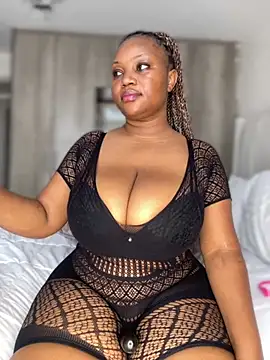 Snapshot of Hyra_Ari chatting on October 5, 5:50 am Hyra Ari online show from October 5, 5:50 am