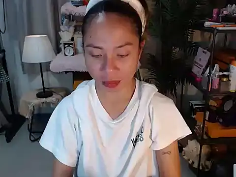 Snapshot of AsianTrixxx chatting on March 14, 6:57 pm AsianTrixxx online show from March 14, 6:57 pm