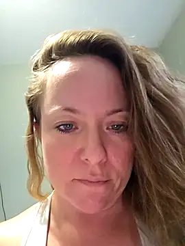 julimonroe online show from January 6, 9:07 pm