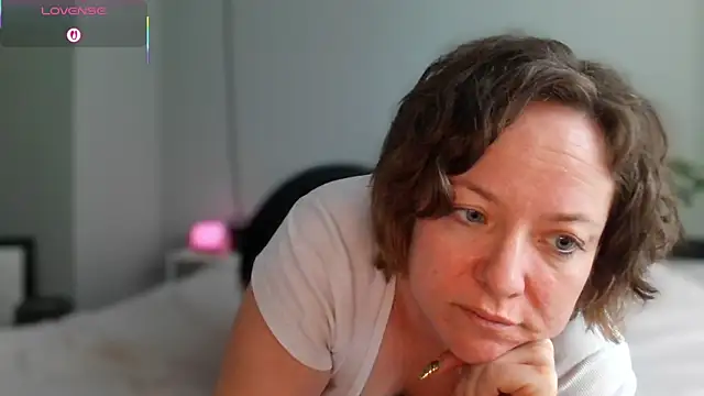 julimonroe online show from May 6, 3:06 pm