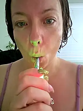 julimonroe online show from May 12, 11:40 am
