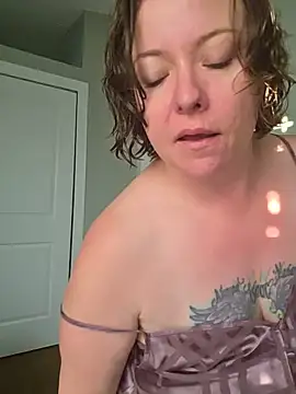 julimonroe online show from May 16, 12:26 pm