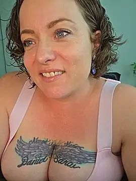 julimonroe online show from May 17, 12:30 am