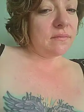 julimonroe online show from May 17, 12:45 pm