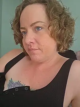 Snapshot of julimonroe chatting on June 3, 4:01 pm julimonroe online show from June 3, 4:01 pm