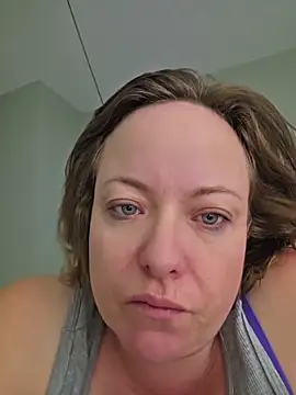 Snapshot of julimonroe chatting on June 20, 12:19 pm julimonroe online show from June 20, 12:19 pm
