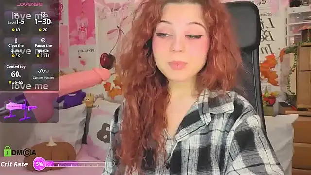 Snapshot of StellaMilla chatting on October 3, 12:07 am StellaMilla online show from October 3, 12:07 am